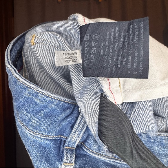 Tommy Hilfiger Light Blue Cropped Jeans with Side Logo Stripe - Picture 8 of 11